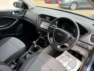 /photos/293/3c39d7e9-c01c-93a5-583b-4f168eaf2e3e_i320x240.jpg