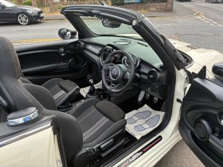 /photos/293/7d9d797d-50cf-2a37-c077-843a511c3d37_i320x240.jpg