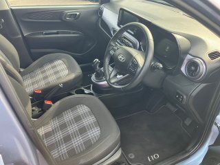 /photos/293/858c3d27-1892-6b56-fe81-b1b745011389_i320x240.jpg