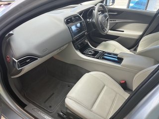 /photos/293/90307355-7889-eda7-4cb4-67470eb9b48d_i320x240.jpg