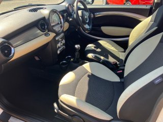 /photos/293/9638918c-8f11-84e1-e4e9-9a056755e70f_i320x240.jpg