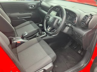 /photos/293/c2a3d984-8d84-5c49-eb9b-c8adec077fa2_i320x240.jpg