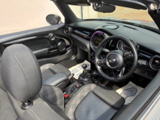 /photos/293/db9efd28-a9bf-1c9e-3c87-17e10fc32129_i320x240.jpg